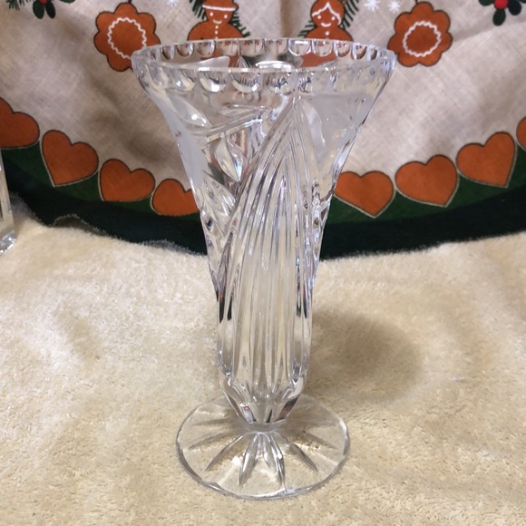 Footed Crystal Vase - Rose Stem & Flower Design 8”x4.25” - Picture 2 of 6
